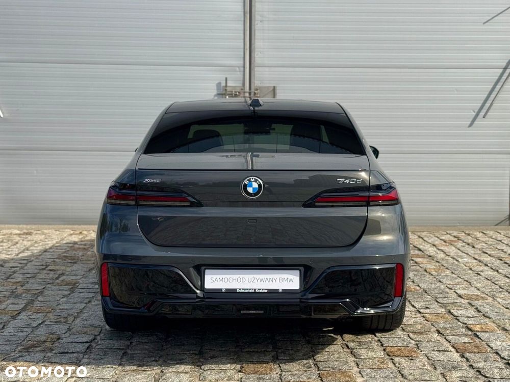 BMW Seria 7 - 11