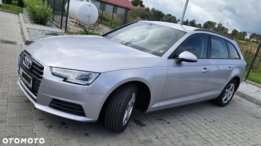 Audi A4 Avant 2.0 TDI S tronic - 1
