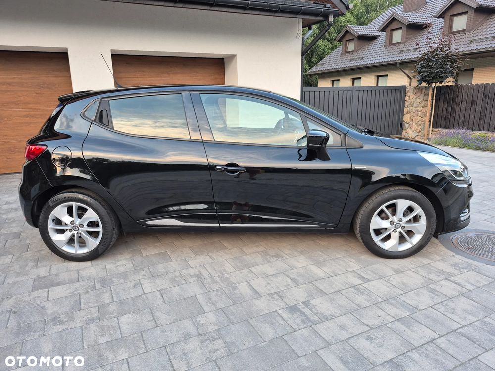 Renault Clio 1.2 16V 75 LIMITED - 28