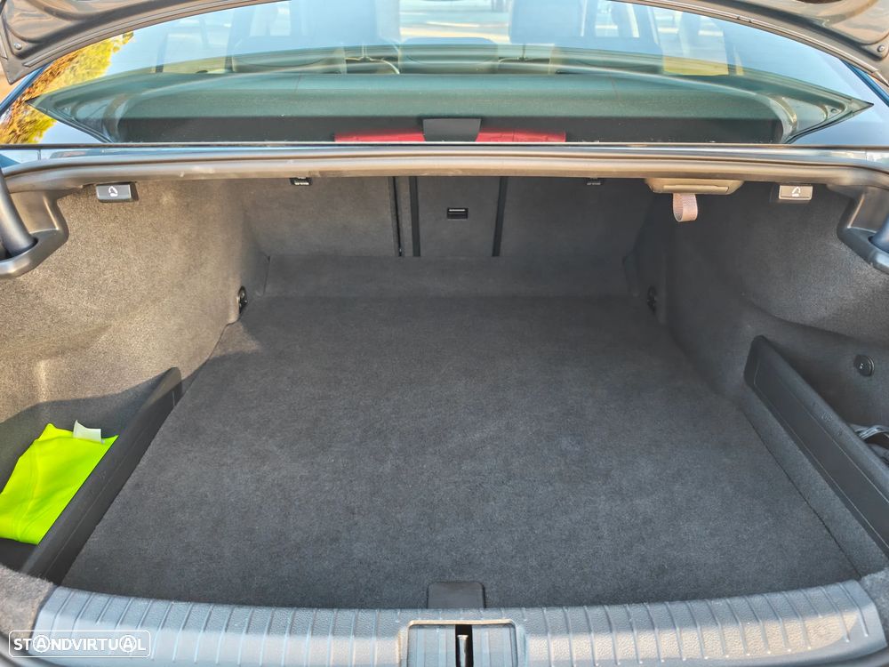 VW Passat 2.0 TDI Highline - 15