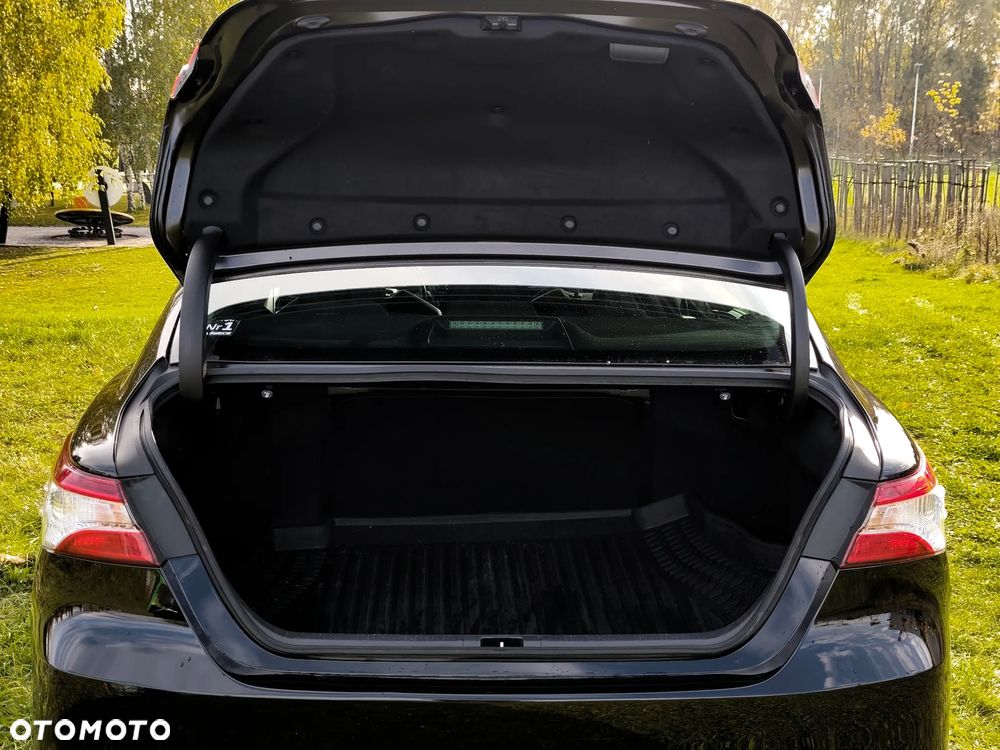 Toyota Camry 2.5 Hybrid Comfort CVT - 6