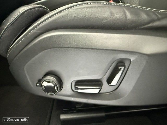 Volvo XC 60 2.0 T6 PHEV Black Edition AWD - 16