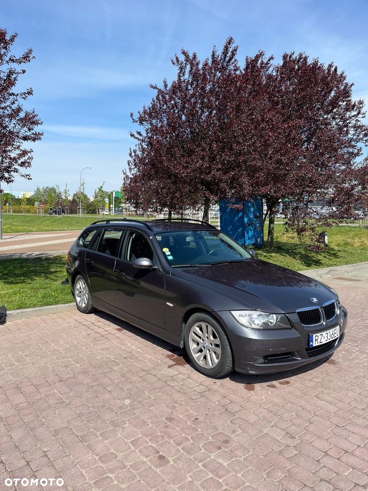 BMW Seria 3 318d - 2