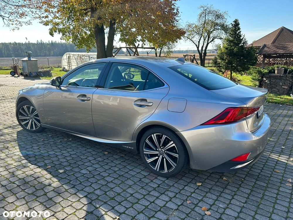 Lexus IS 300h Executive Line - 19