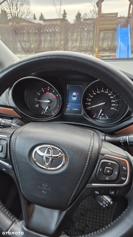 Toyota Avensis 1.8 Premium - 8