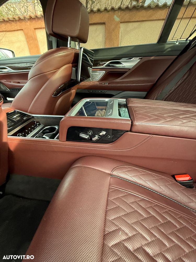 BMW Seria 7 750Li xDrive - 16