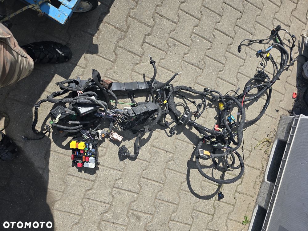 Peugeot 3008 ll hybryda plug in 225 KM wiązka instalacja