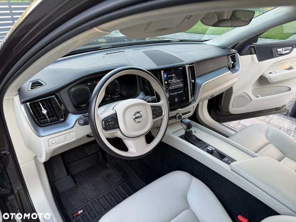 Volvo XC 60 D4 AWD Momentum - 5