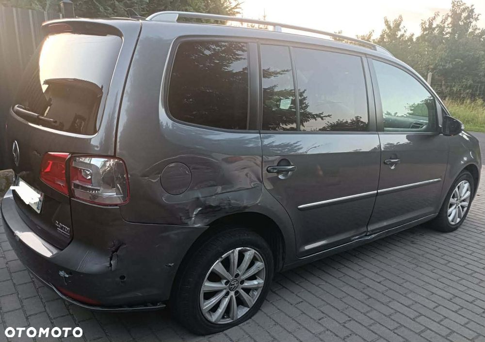 Volkswagen Touran - 4