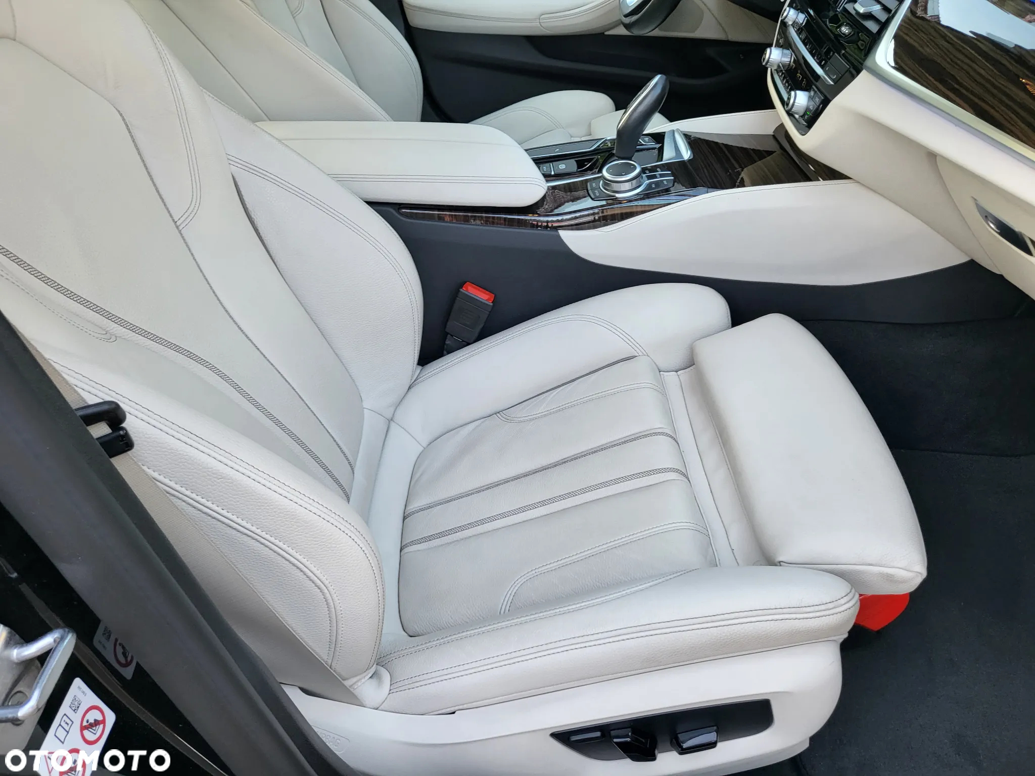 BMW Seria 5 520d xDrive Luxury Line - 8