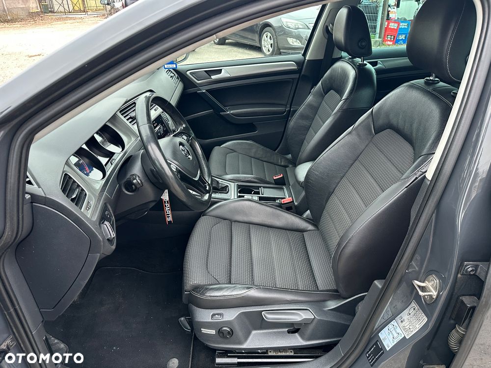 Volkswagen Golf 1.6 BlueTDI DSG Comfortline - 25