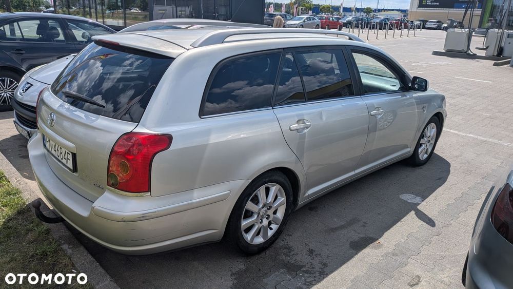 Toyota Avensis 2.2 D-CAT Executive - 4