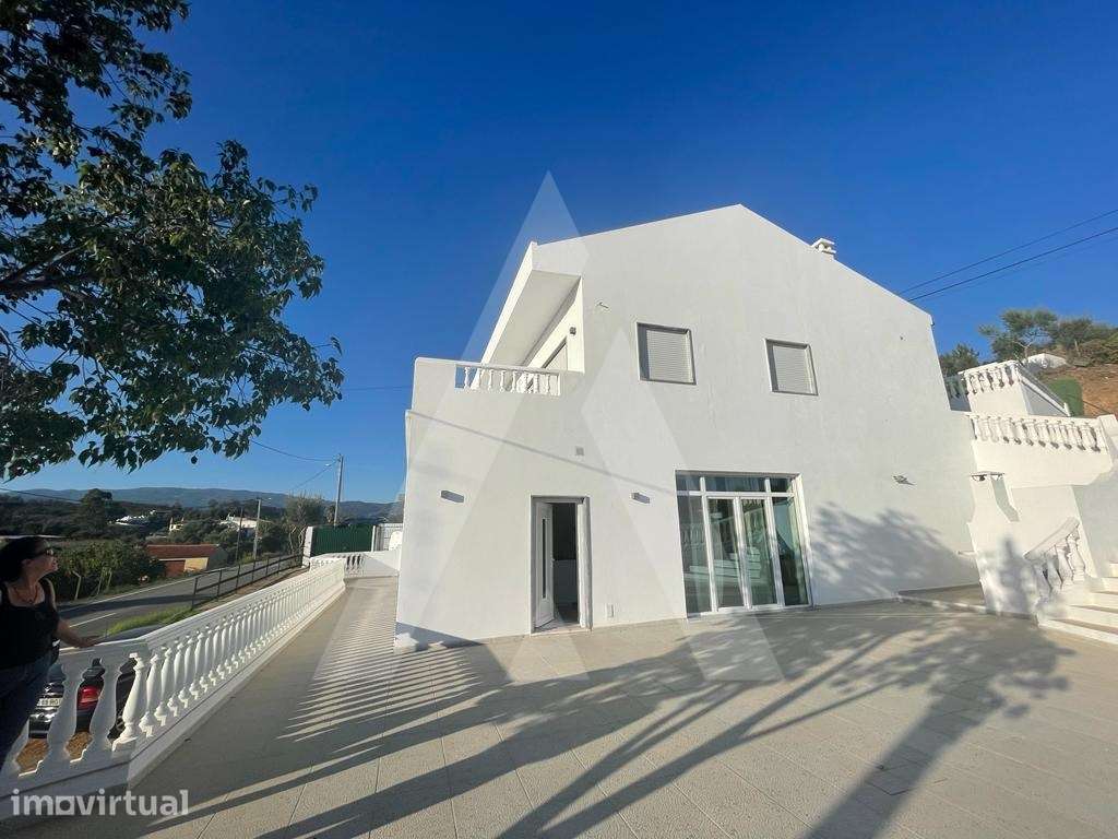 Fantástica moradia V3+2, remodelada, com piscina, em lote com 2.250... - Grande imagem: 3/46
