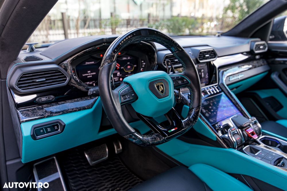 Lamborghini URUS - 13