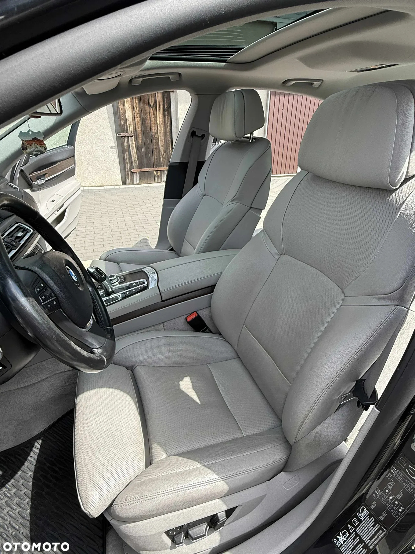 BMW Seria 7 750i xDrive - 18