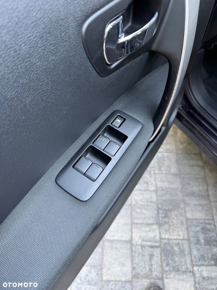 Nissan Qashqai 2.0 4 x 4 lounge - 16