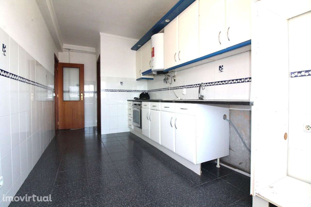 Apartamento T3 - Com Garagem e Sótão - Grande imagem: 4/14