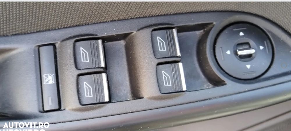 Ford Focus 1.6 TDCI DPF Titanium - 11