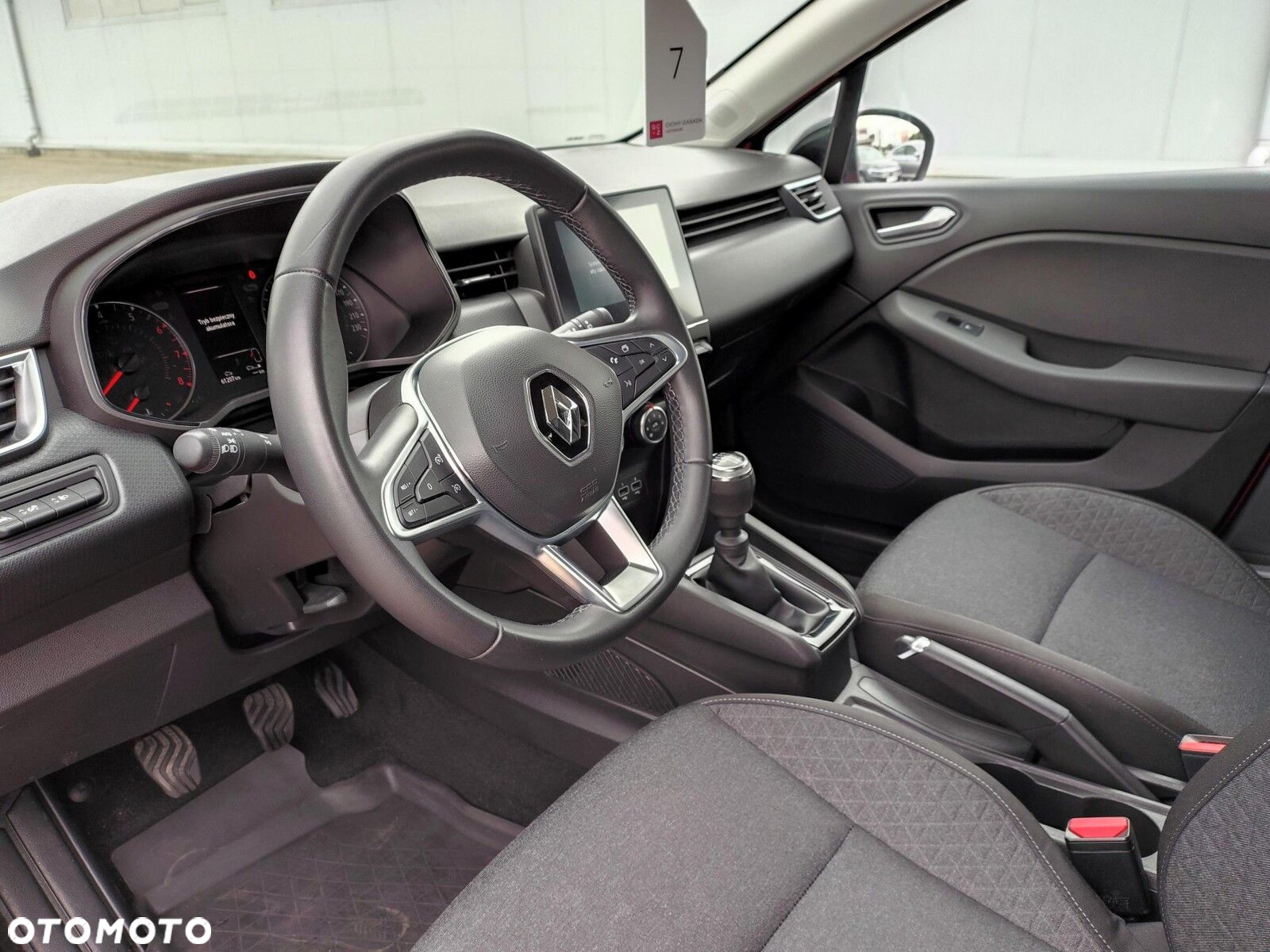 Renault Clio 1.0 TCe Equilibre - 9