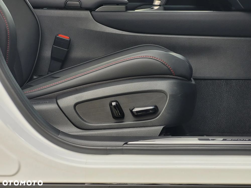 Lexus UX 300h F Sport - 16