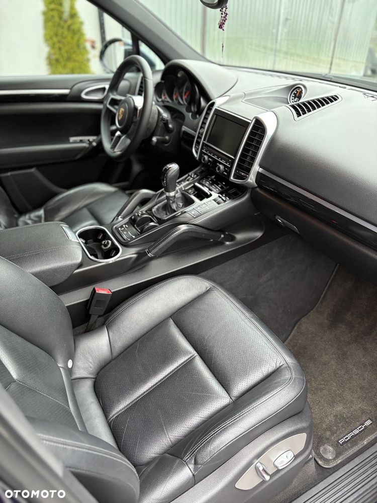 Porsche Cayenne Platinum Edition - 15