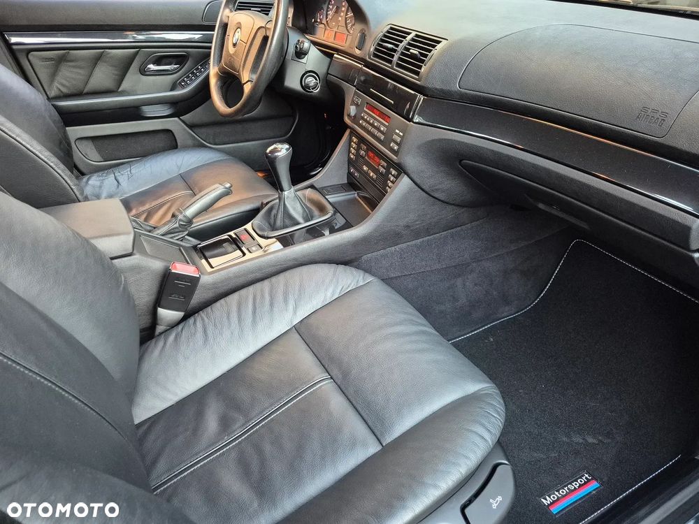 BMW Seria 5 - 24