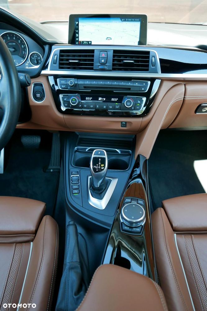 BMW Seria 3 330i M Sport - 33