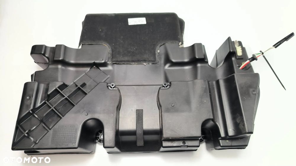 CPLA111A30EB Land Rover Range Rover L405 4.4 D automat 2014 Głośnik niskotonowy - 3