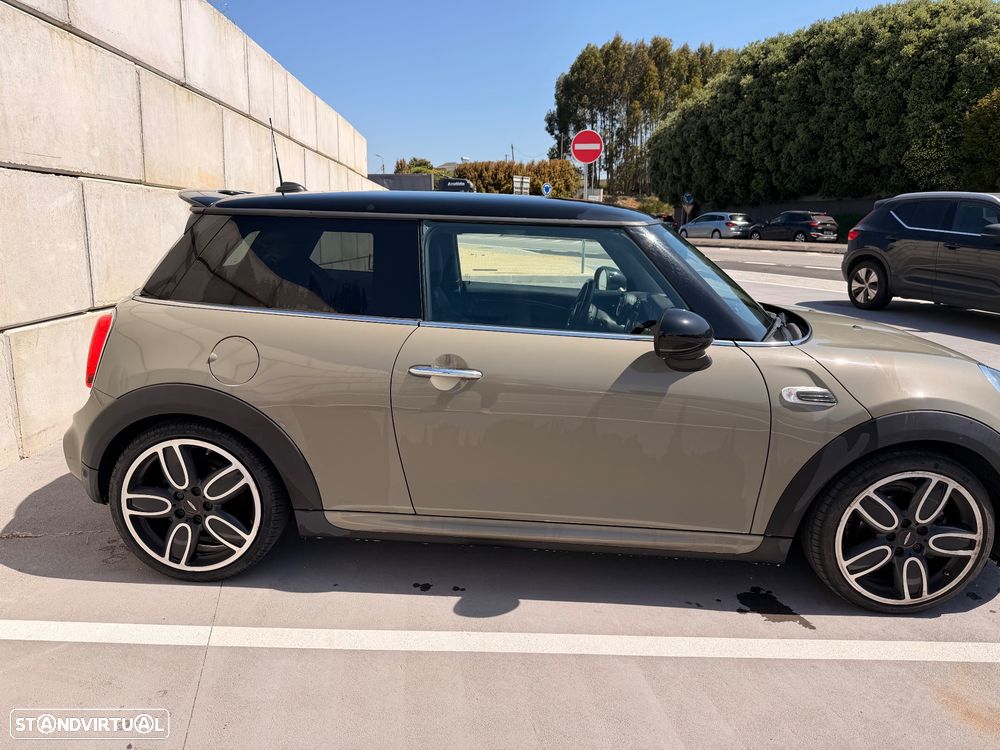 MINI 3 Portas Cooper D - 16