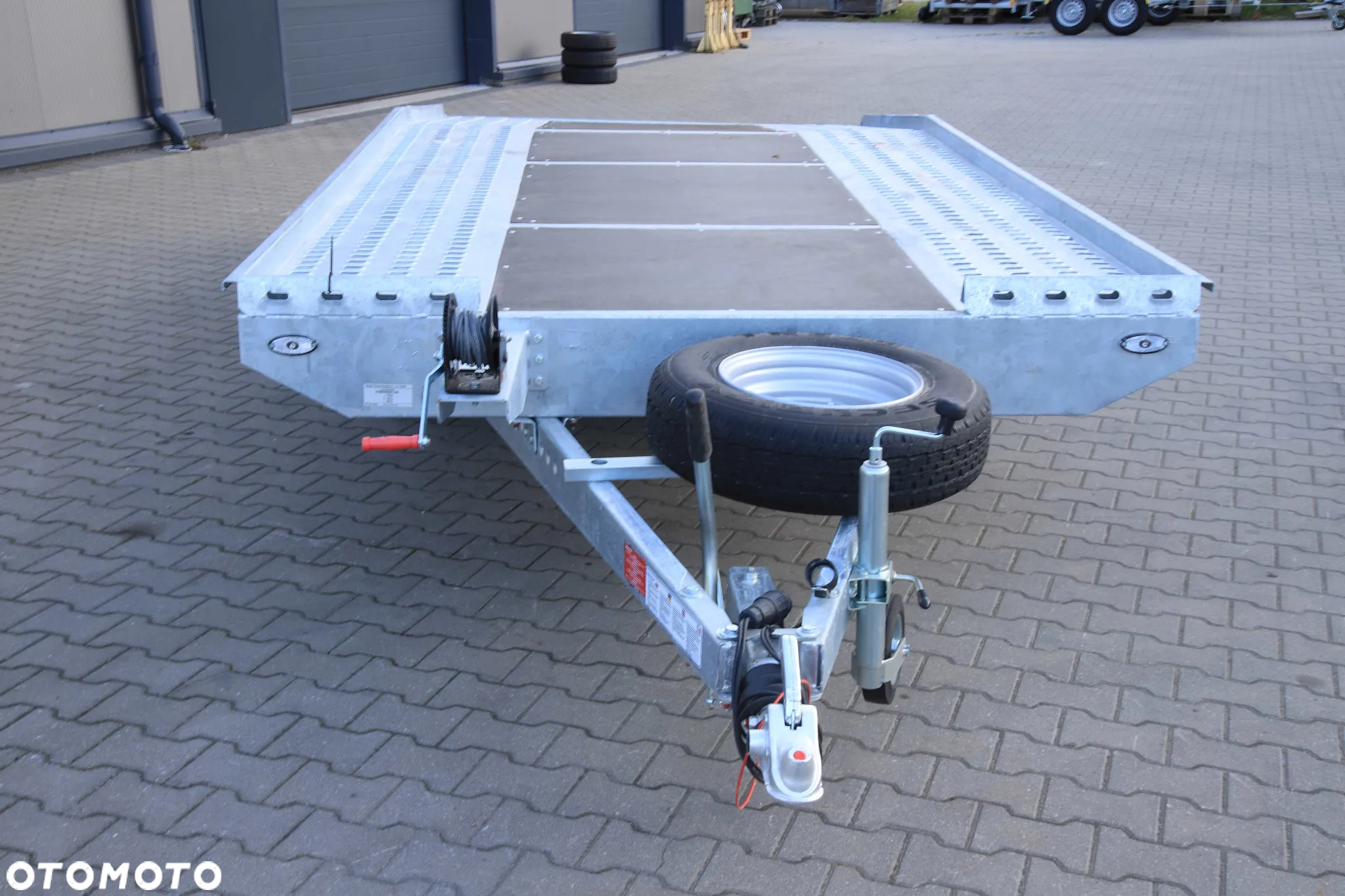Niewiadów JUPITER 4,5 X 2 + sklejka  DMC 2700 kg Koła 14C - 4