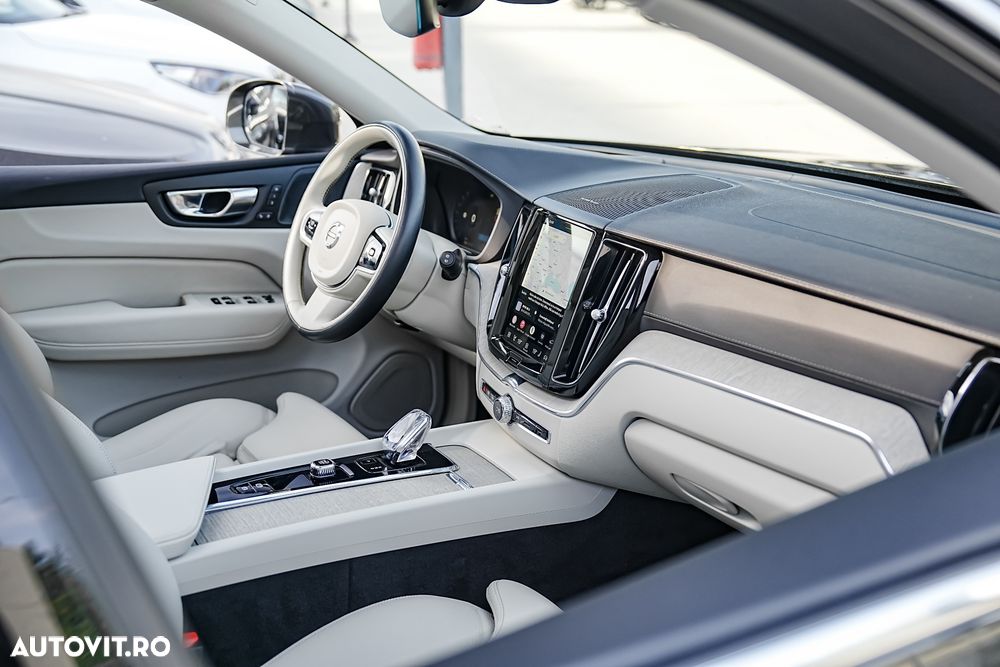 Volvo XC 60 T6 AWD Recharge Plus Bright - 31