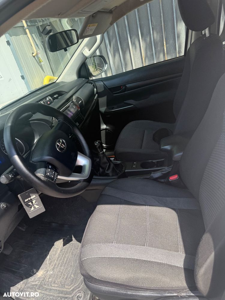 Toyota Hilux 4x4 Double Cab M/T Style - 19