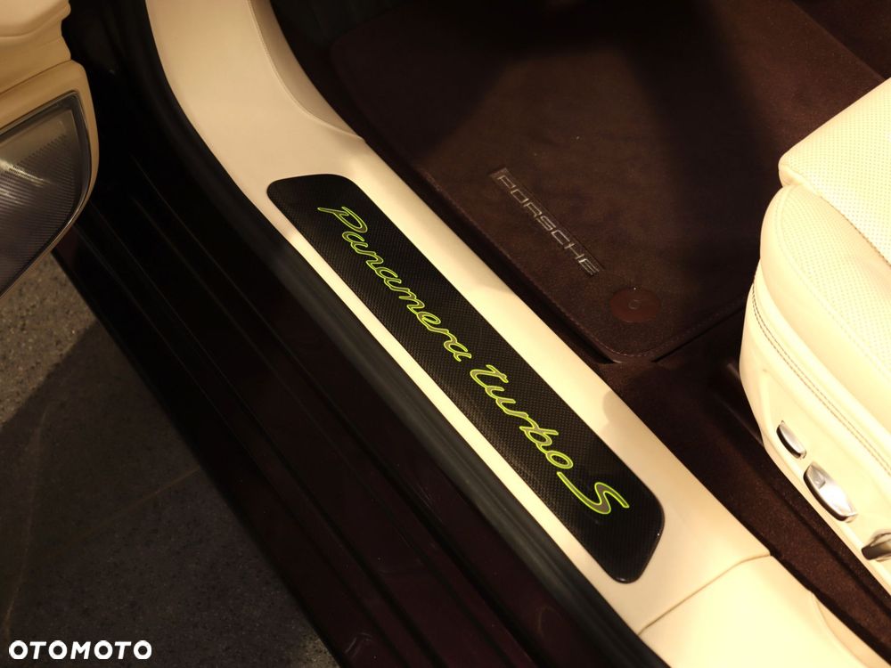 Porsche Panamera Turbo S E-Hybrid GPF - 32