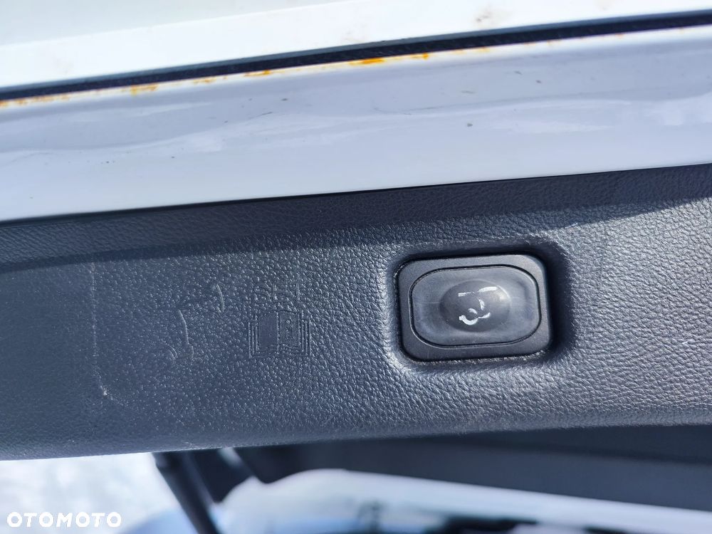 Ford S-Max ver-2-0-ecoblue-titanium - 15