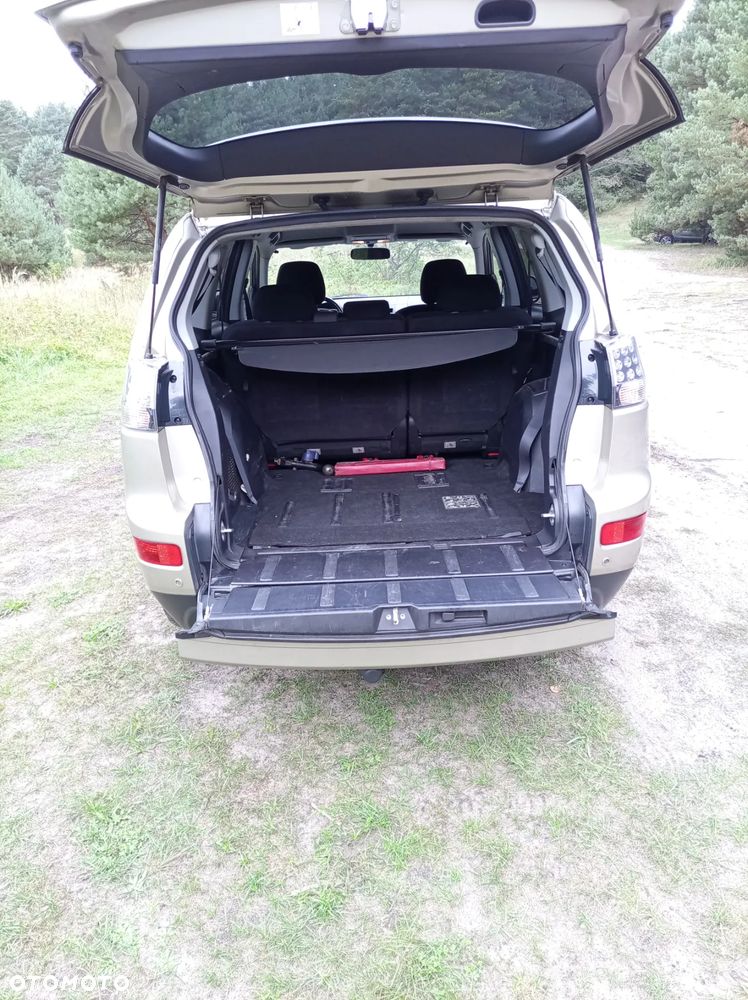 Mitsubishi Outlander 2.0 DI-D 4WD Intense - 6