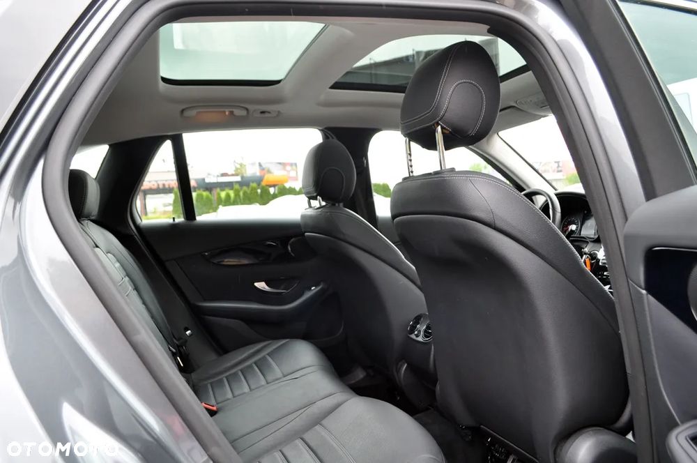 Mercedes-Benz GLC 350 e 4Matic 7G-TRONIC AMG Line - 26