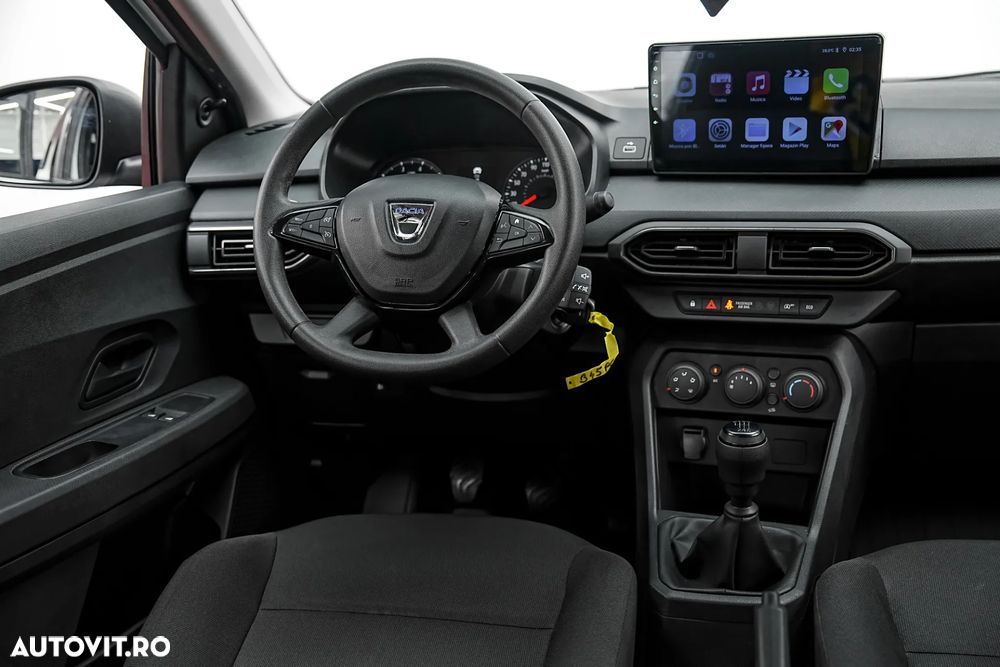 Dacia Logan TCe 90 Essential - 16