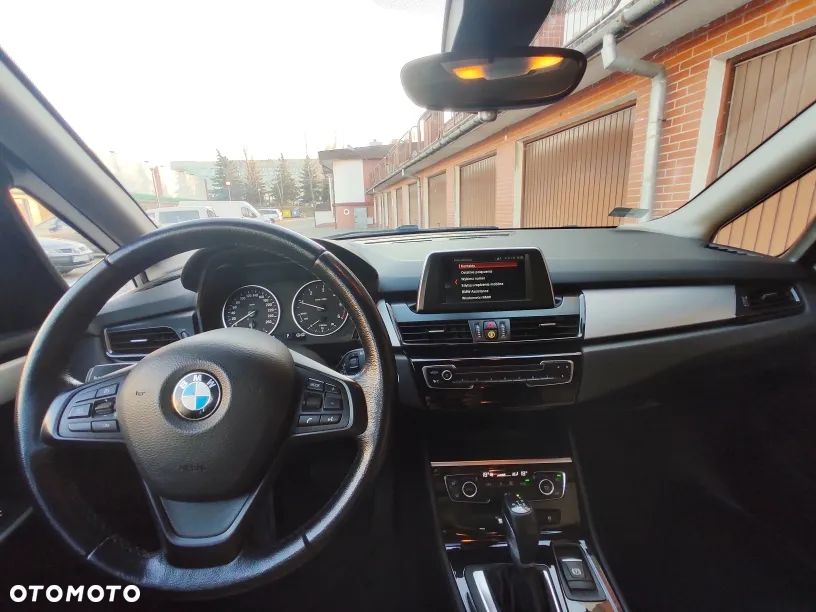 BMW Seria 2 218d - 17