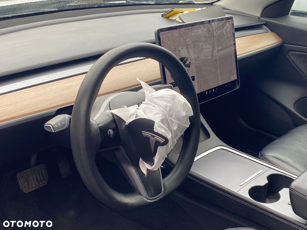 Tesla Model 3 - 13
