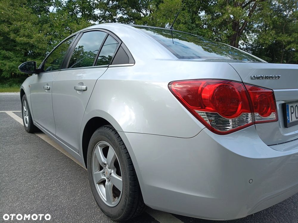 Chevrolet Cruze 1.8 LS - 8