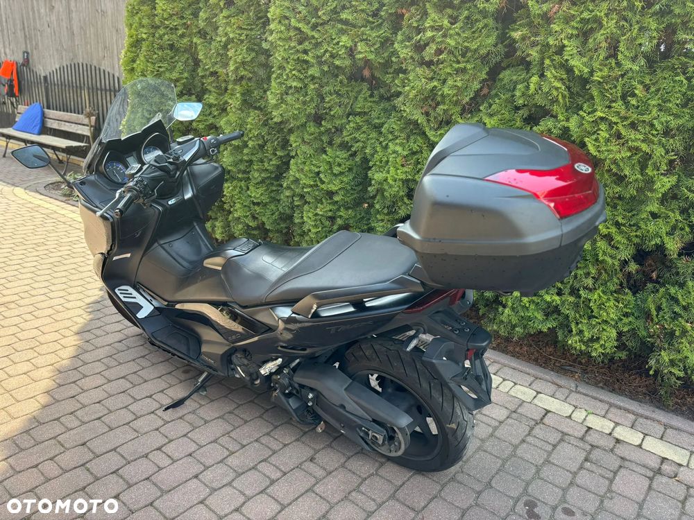 Yamaha Tmax - 10