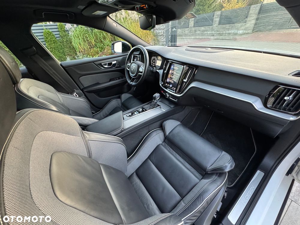 Volvo S60 T6 AWD R-Design - 27