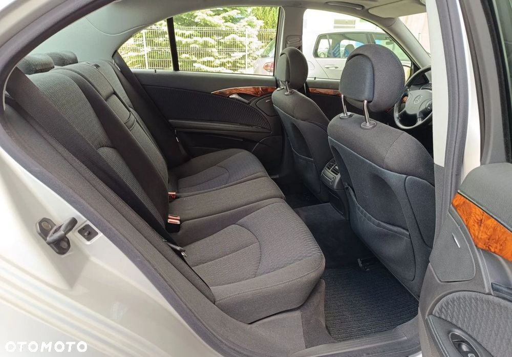 Mercedes-Benz Klasa E - 16