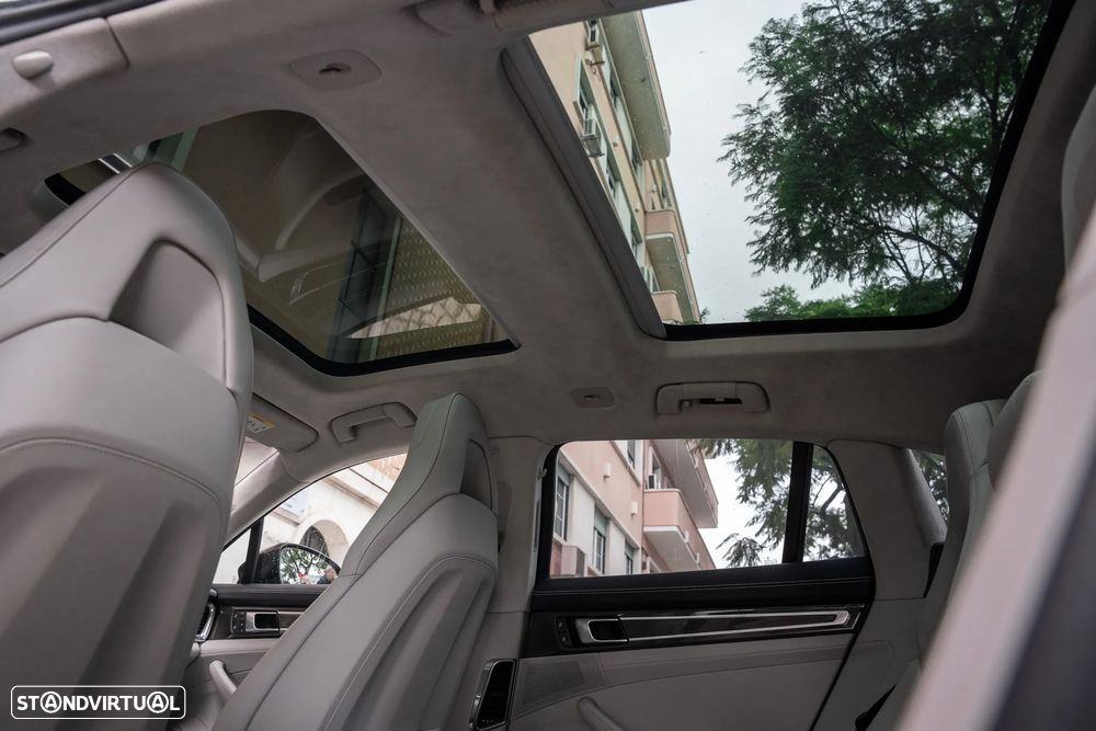 Porsche Panamera Sport Turismo Turbo S E-Hybrid - 29