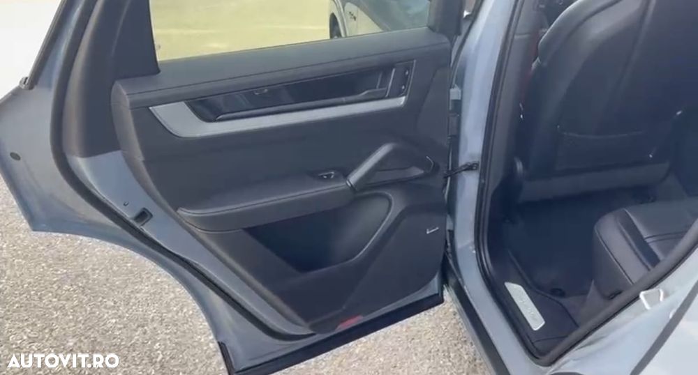 Porsche Cayenne Coupe E-Hybrid - 9