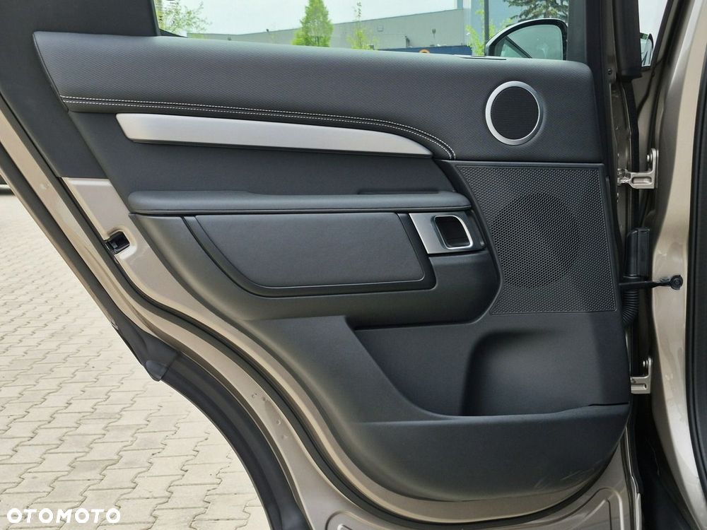 Land Rover Discovery P300 - 24