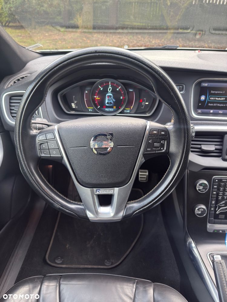 Volvo V40 D2 R-Design - 11