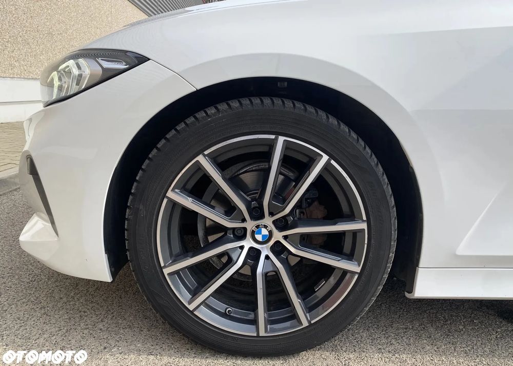 BMW Seria 3 318d Sport Line - 27