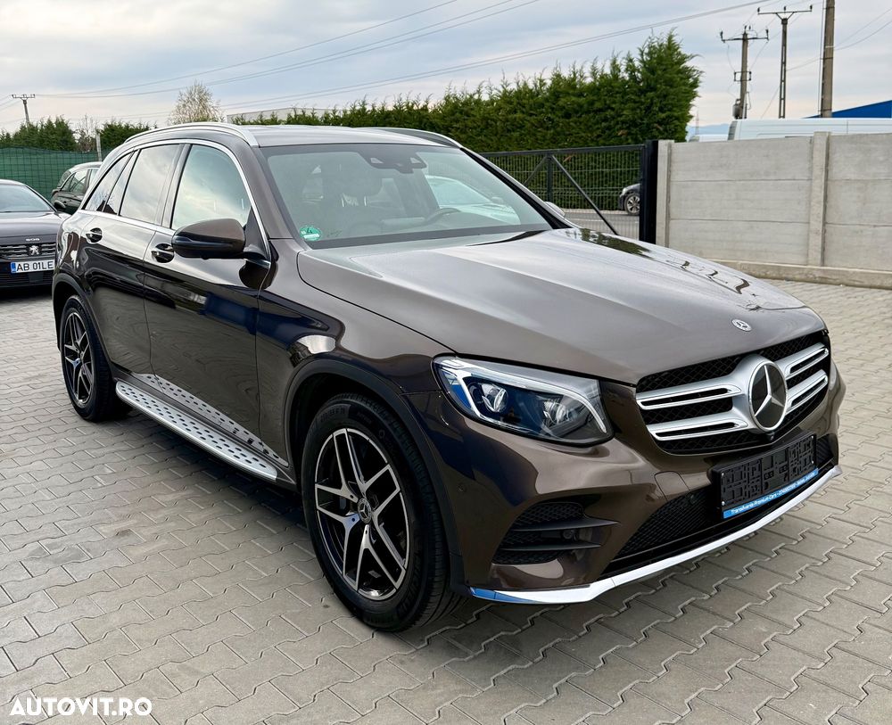 Mercedes-Benz GLC 250 4MATIC 9G-TRONIC AMG Line - 2