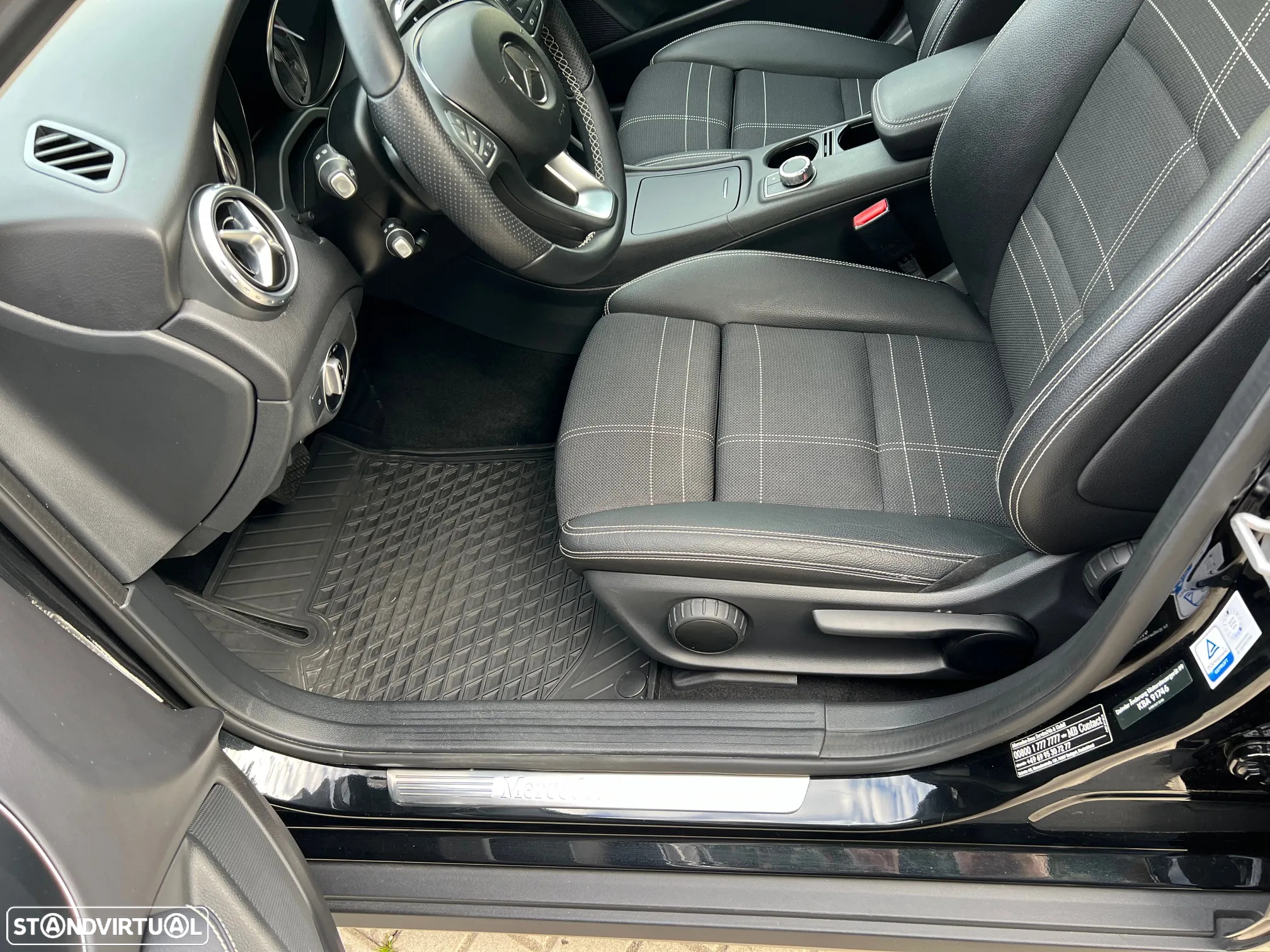 Mercedes-Benz GLA 220 d 7G-DCT Urban - 33